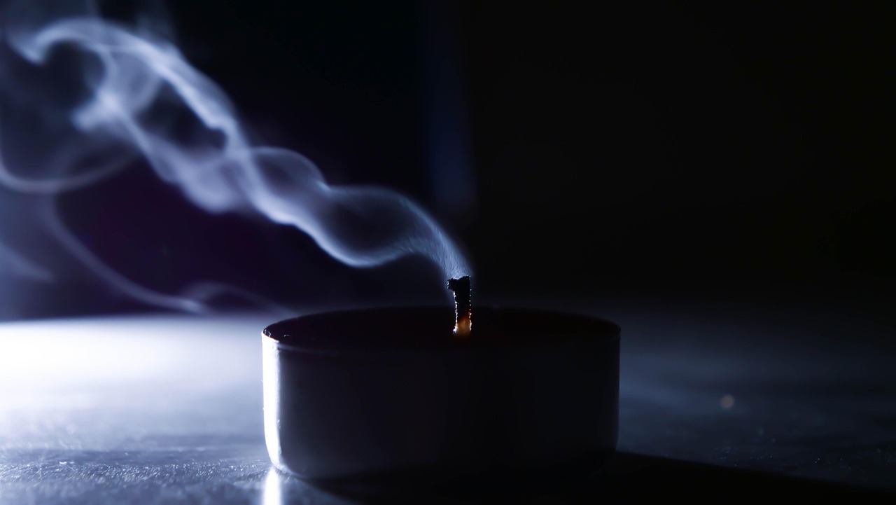 Heh (ה) – The Fall, Loss of the Light